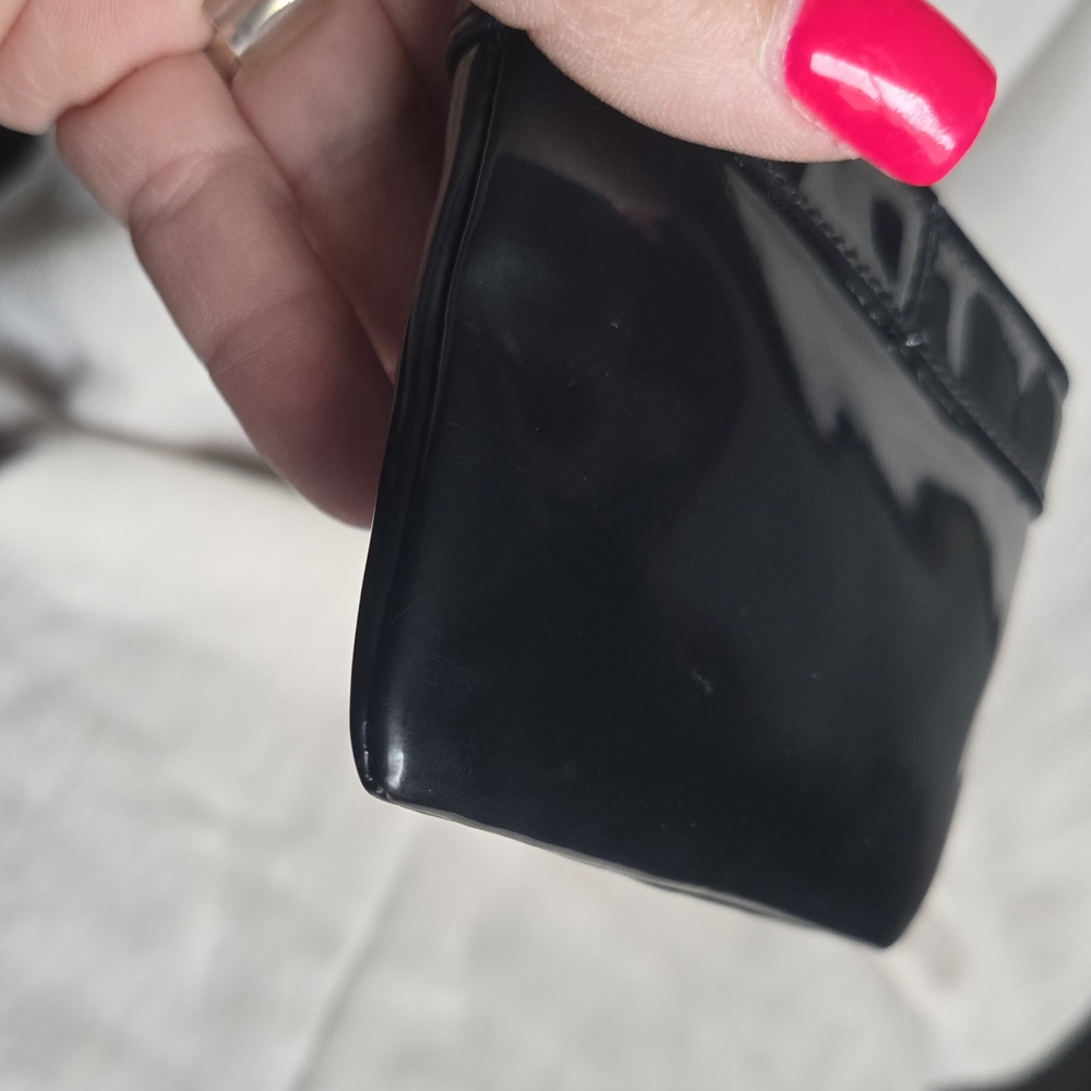 Kate Spade New York Patent Leather Zip Wallet or Key Ring Holder - Picture 3 of 9